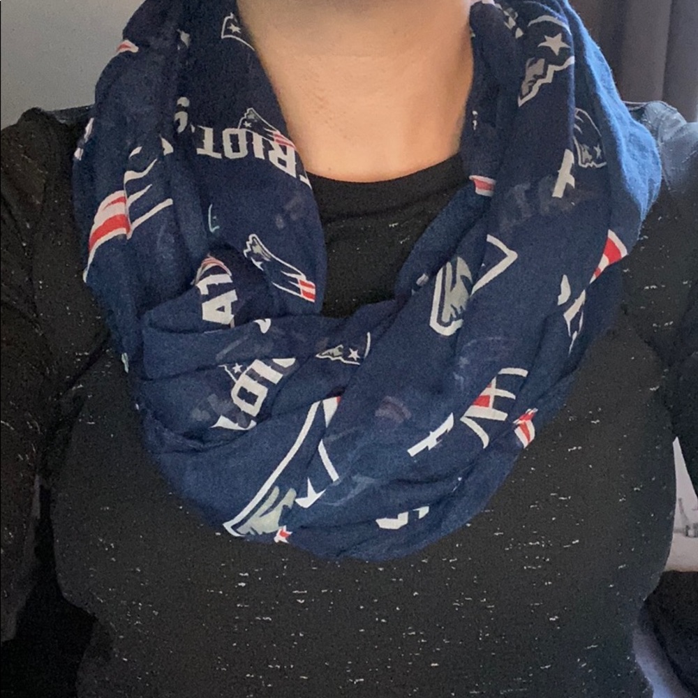 Patriots logo infinity scarf